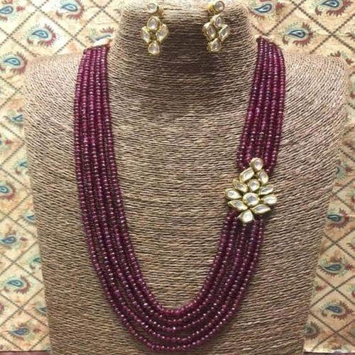 Ishhaara Maroon Side Small Kundan Patch Necklace