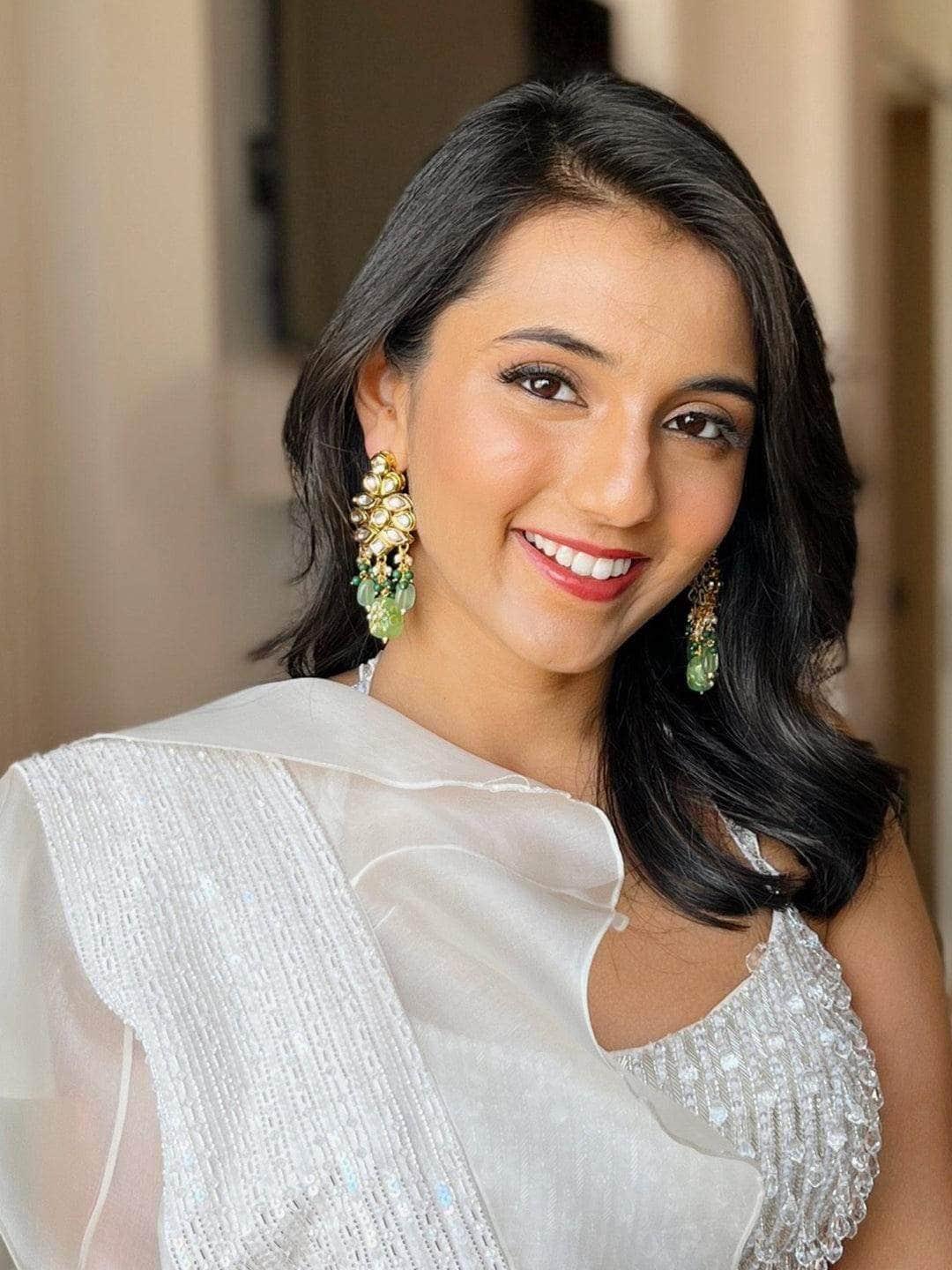 Ishhaara Masoom Minawala In Kundan Precious Stone Earring