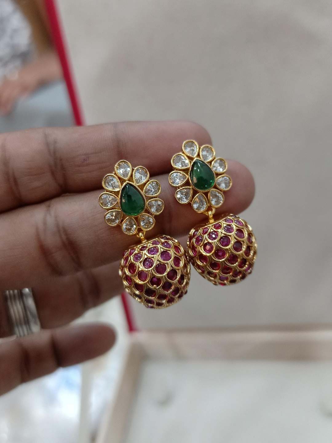 Ishhaara Matt Finish White And Green Stones Earring