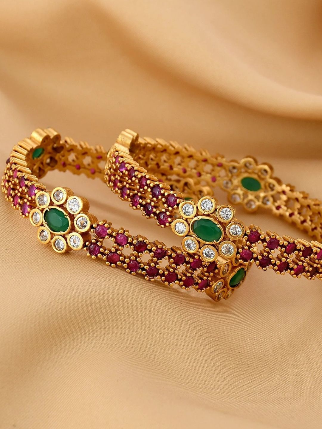Ruby Creen Buy Matte Finish Ruby Green And White Bangles Online - Ishhaara
