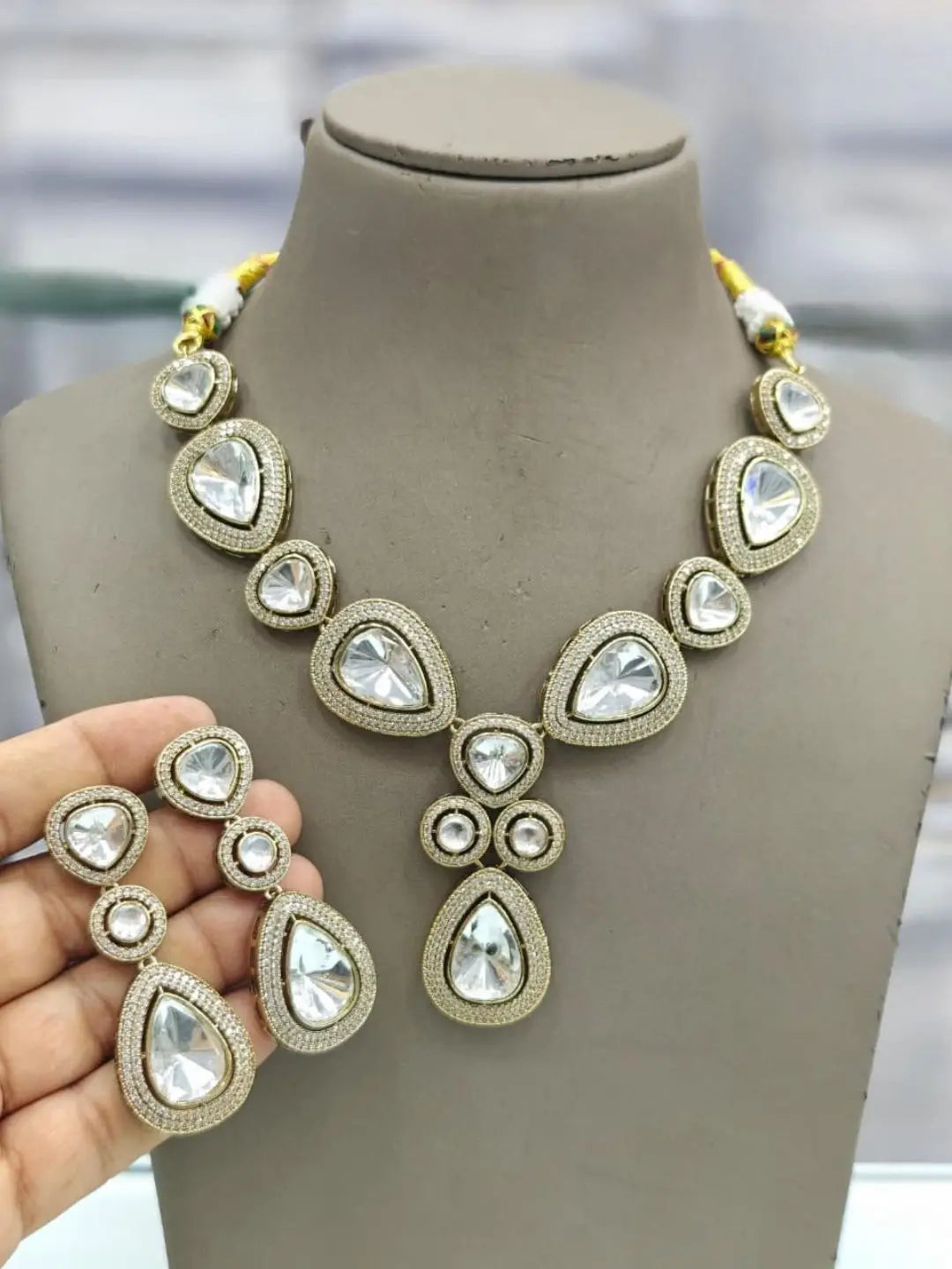 Ishhaara Mehandi Moissanite Kundan Necklace Set