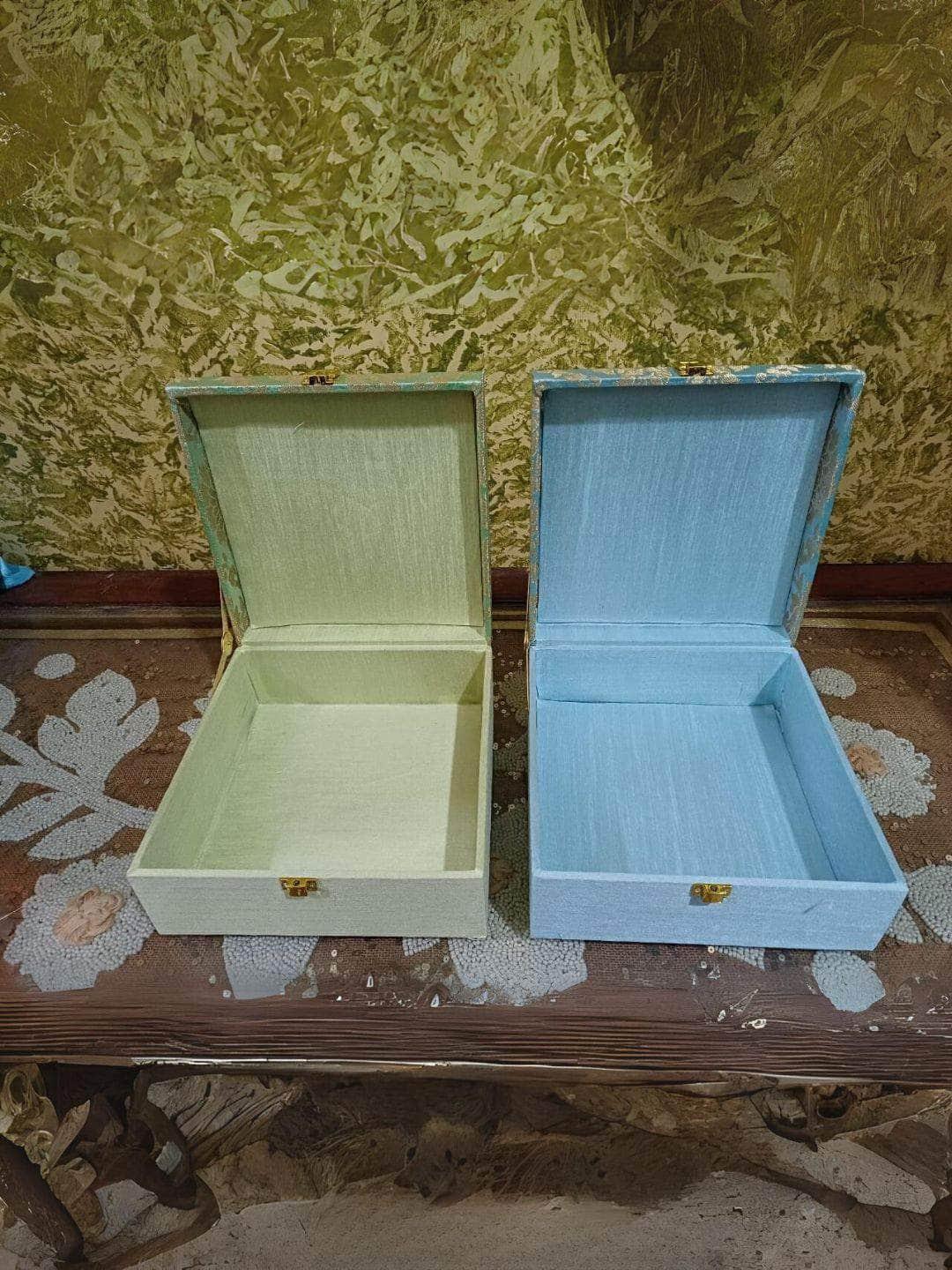 Ishhaara Mini Banarasi Trunk Box