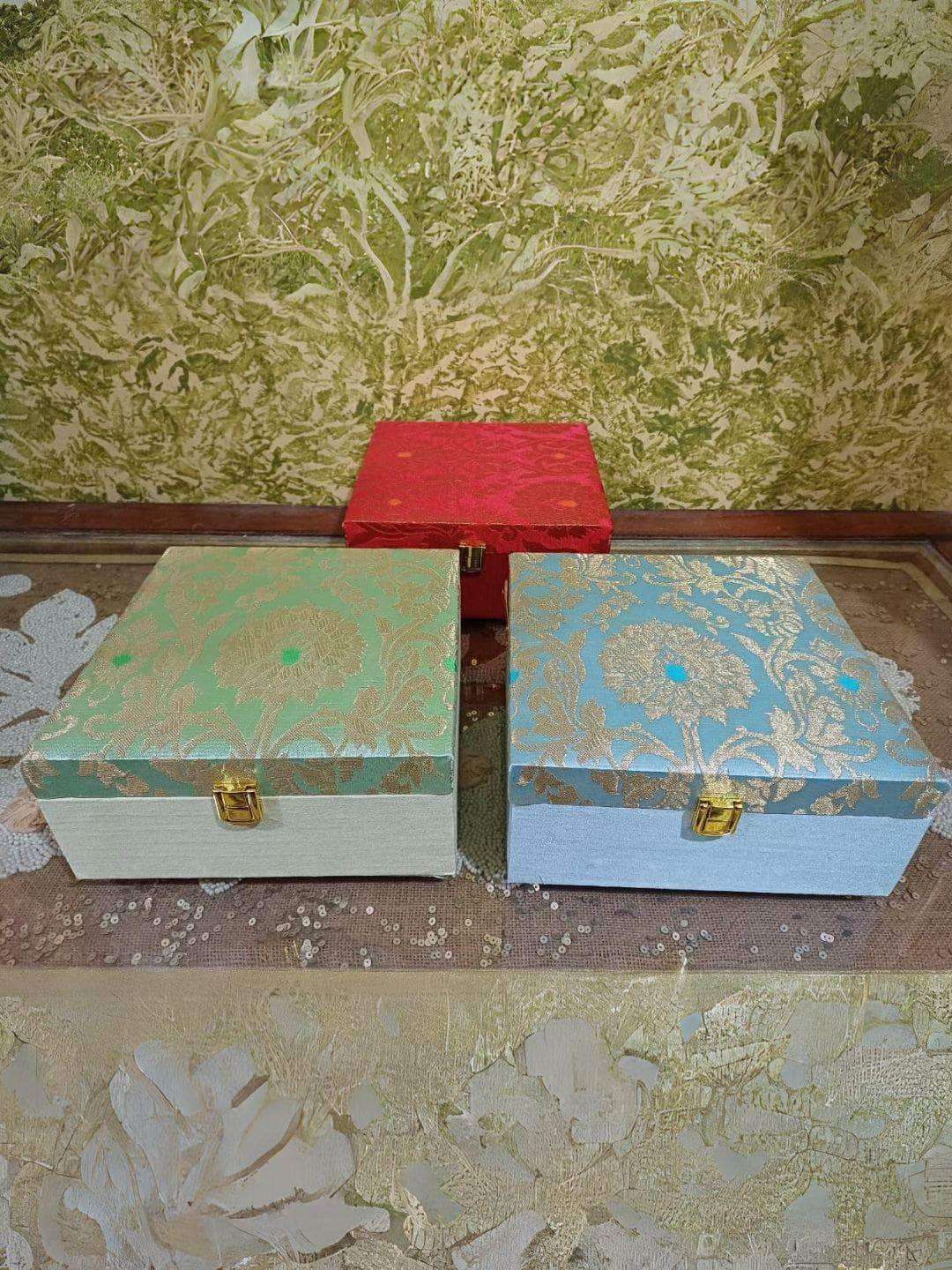 Ishhaara Mini Banarasi Trunk Box