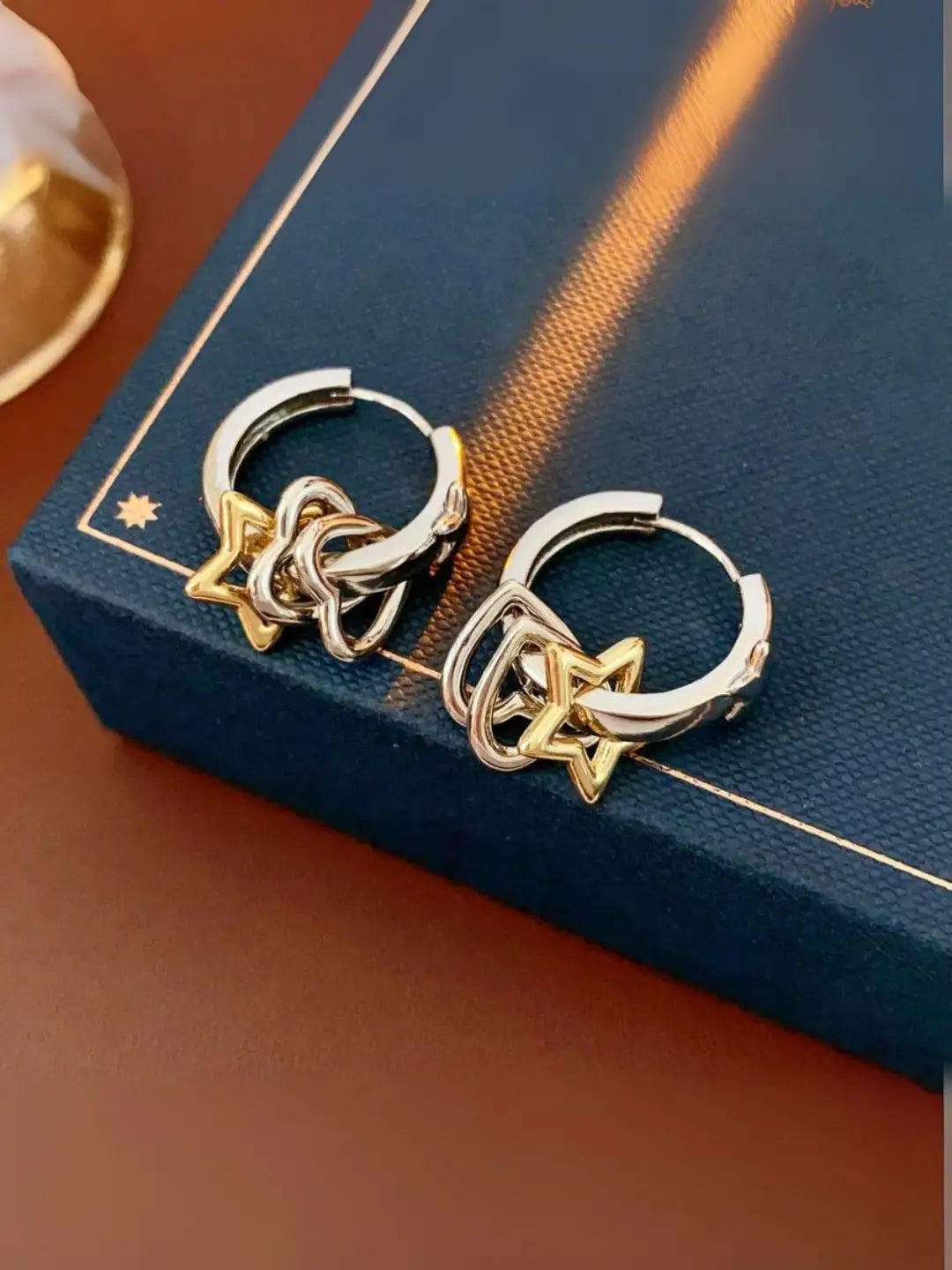 Ishhaara Mini Heart Earring