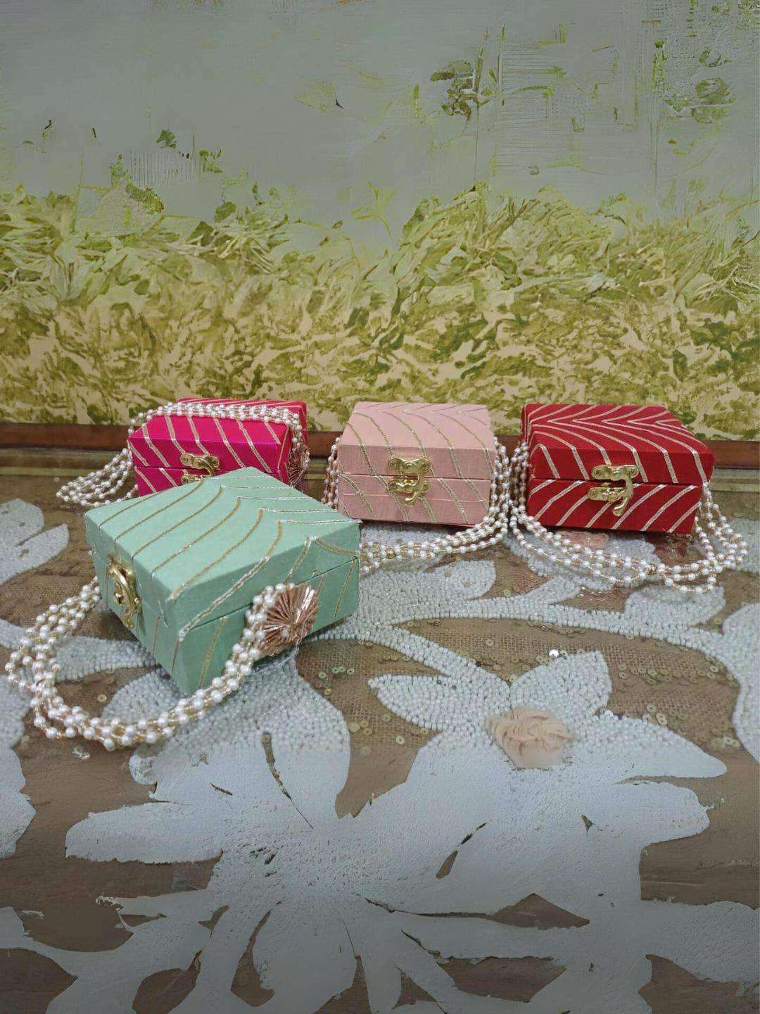 Buy Mini Trunk Box With Pearl String Online - Ishhaara