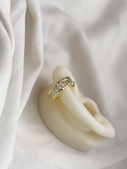 Ishhaara Minimalist Cuff Earring
