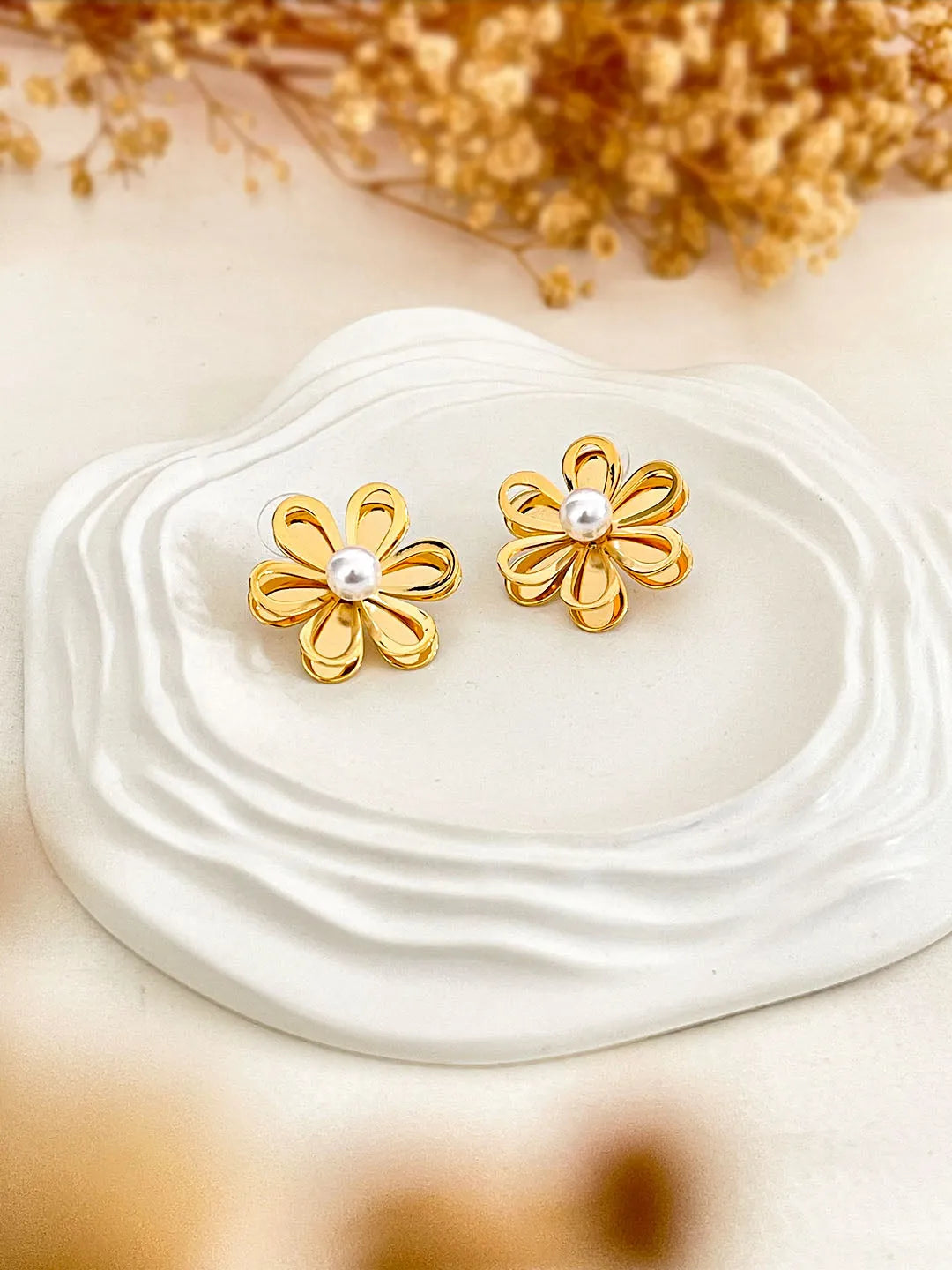 Ishhaara Minimalist Forest Style Floral Stud Earrings