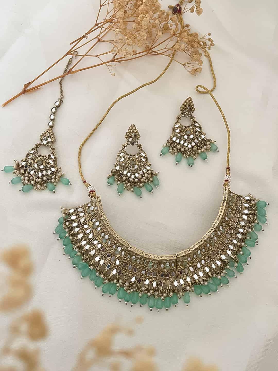 Ishhaara Mirrored Necklace Set In Mint Green