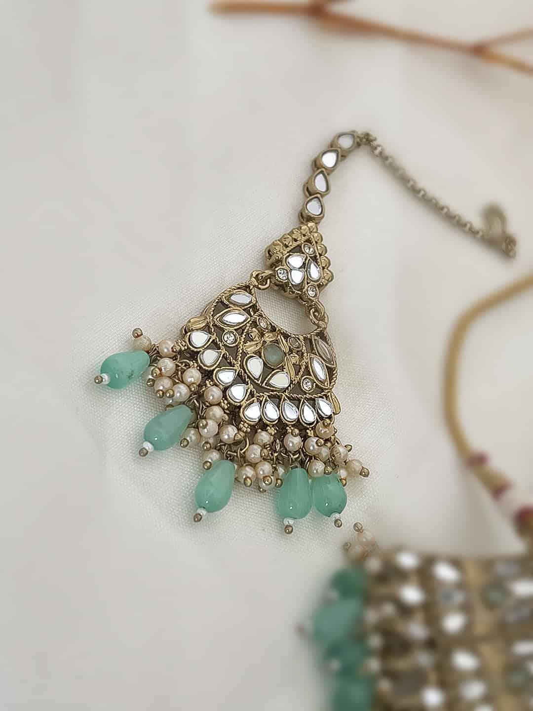 Ishhaara Mirrored Necklace Set In Mint Green