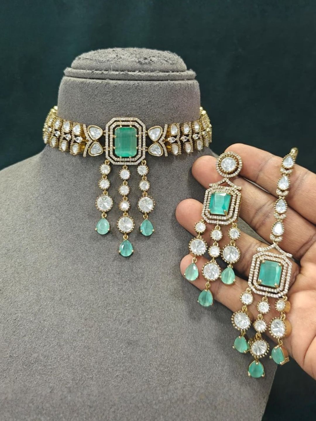Ishhaara Moissanite Chocker