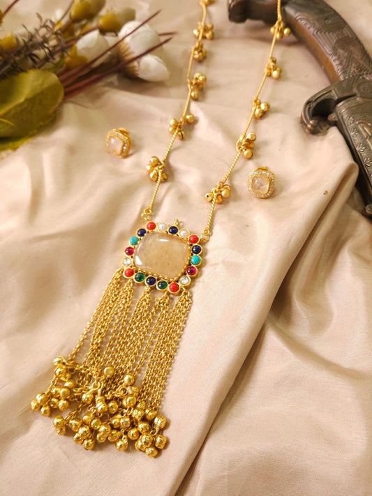 Ishhaara Monalisa Stone Kashmiri Handmade Ghungroo Chain Pendant