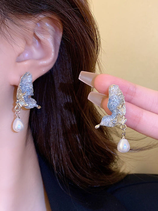 Ishhaara Moonlit Flutter Earring