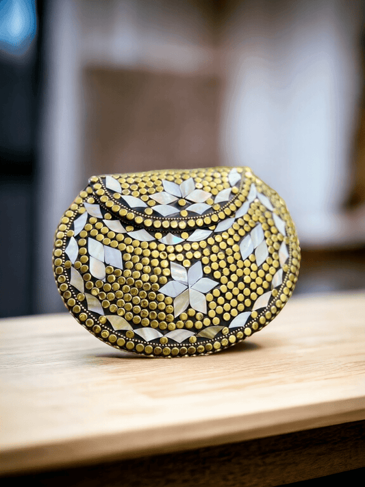 Ishhaara Mop And Metal Stunning Clutch