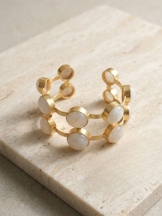 Ishhaara Mother Of Pearl Studded Bracelet