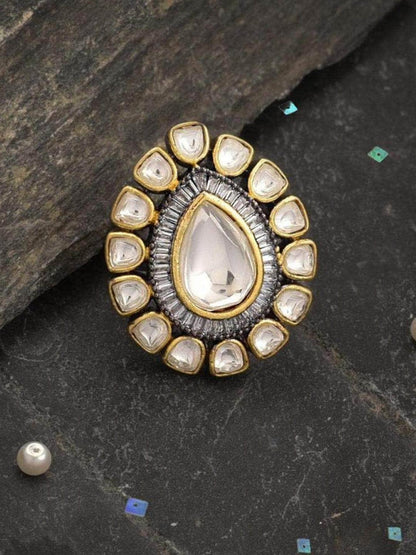 Ishhaara Mrunal Thakur In Kundan Oval Kundan Ring