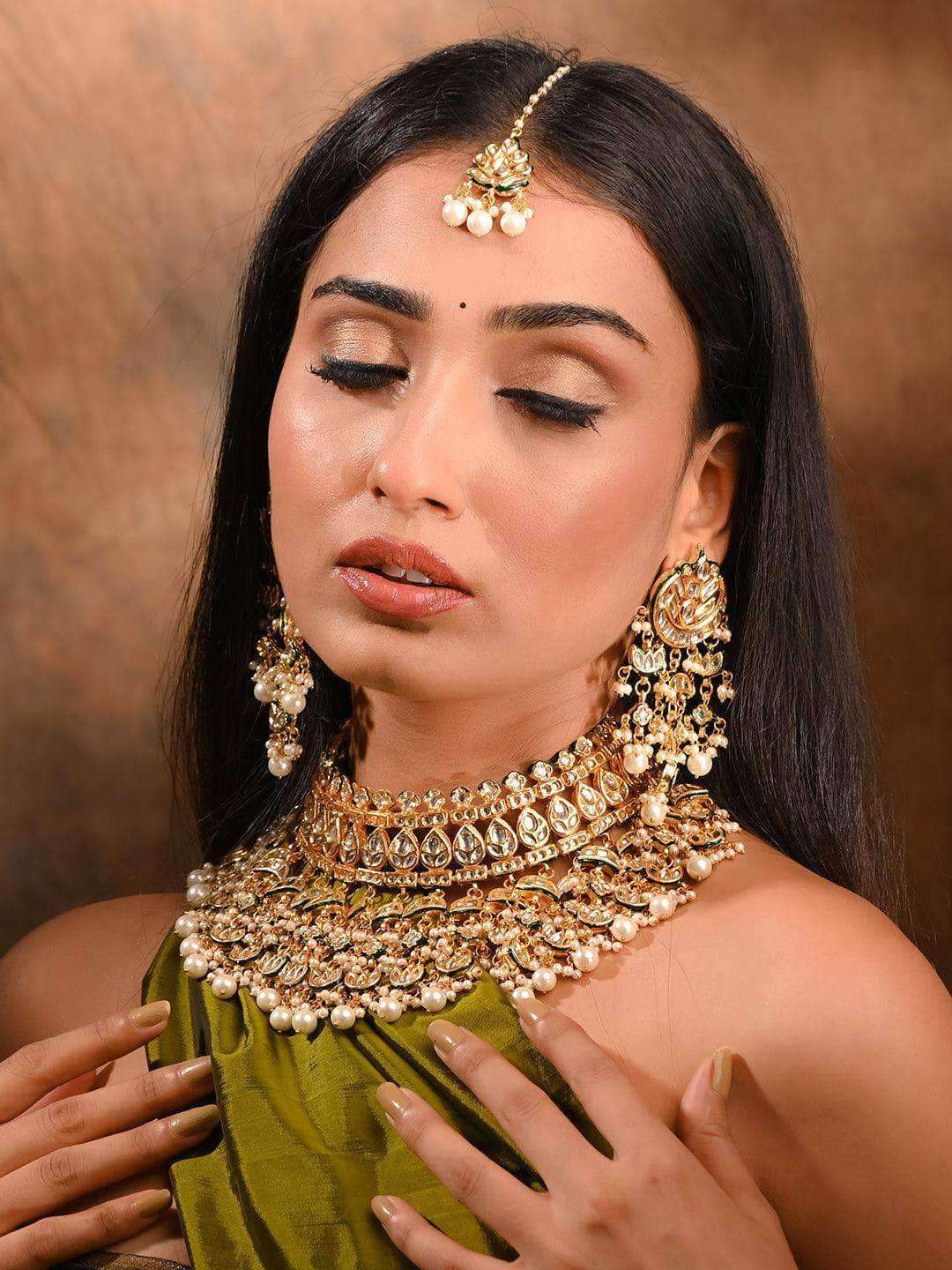 Ishhaara Multi Chand Necklace Set With Teeka