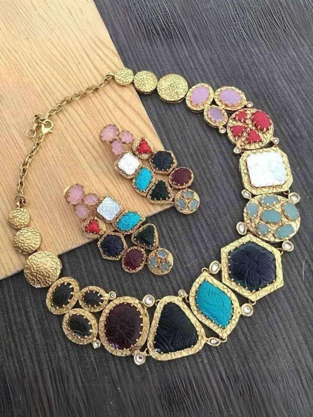 Ishhaara Multi Stone Cocktail Choker Set