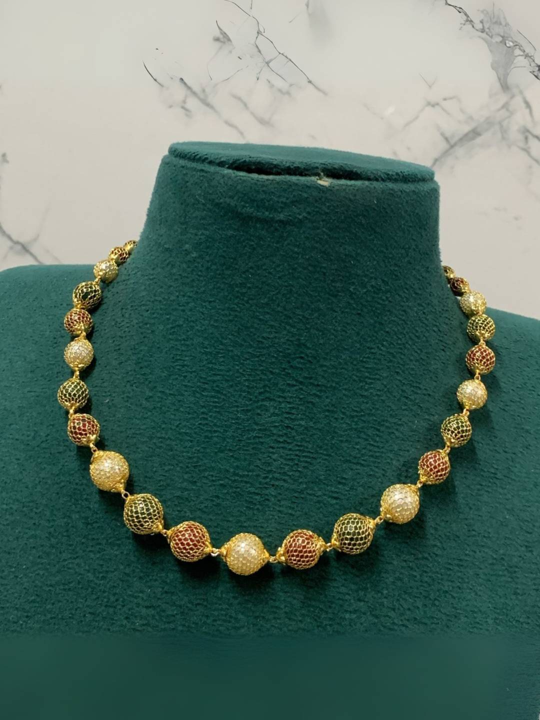 Ishhaara White Golden Jadau Ad Kantha Necklace