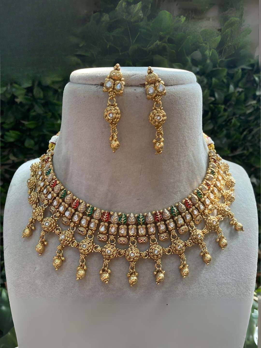 Ishhaara Multicolor Rajwadi Kundan Studded Bridal Choker