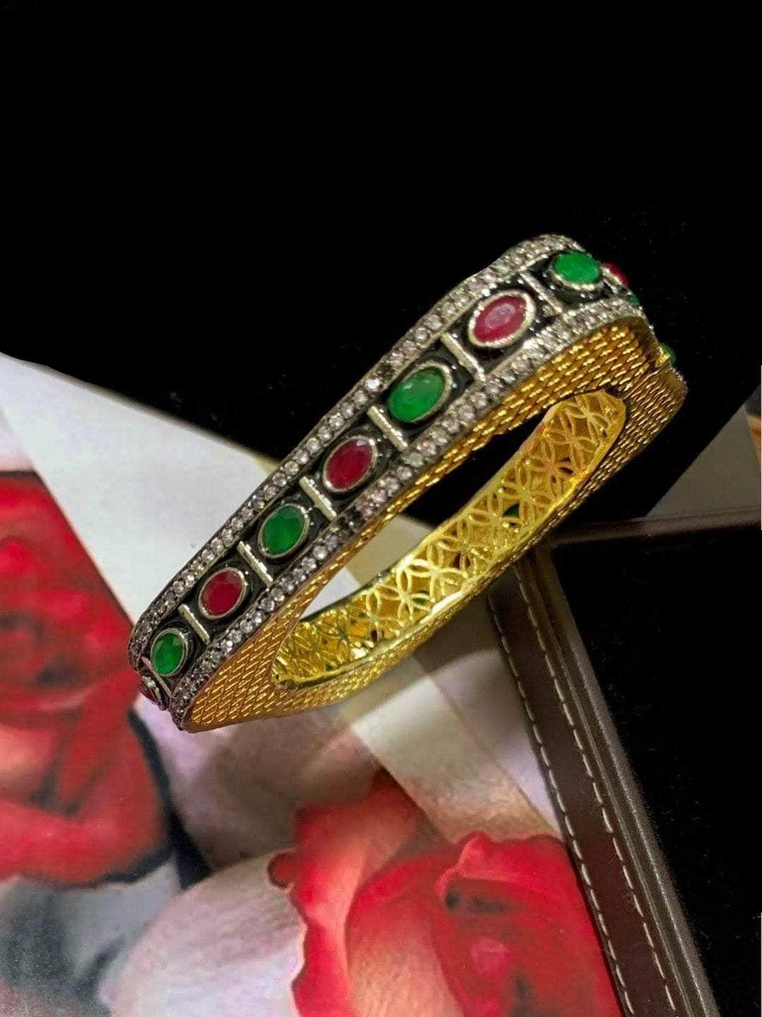 Buy Retro Square Bangle Online - Ishhaara