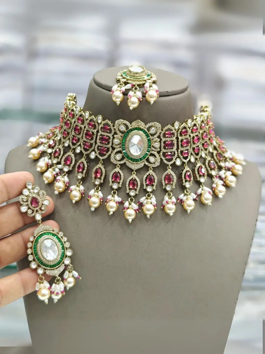 Ishhaara Multicolor Victorian Polish Oval Shaped Center Stone Studded Choker