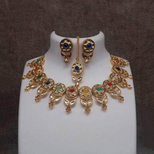 Ishhaara Round Cut Leaf Kundan Necklace And Earring Set