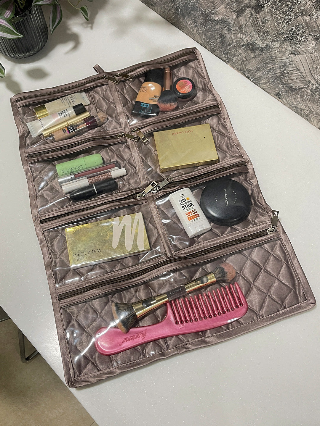 Ishhaara Multiple Zipper Organiser