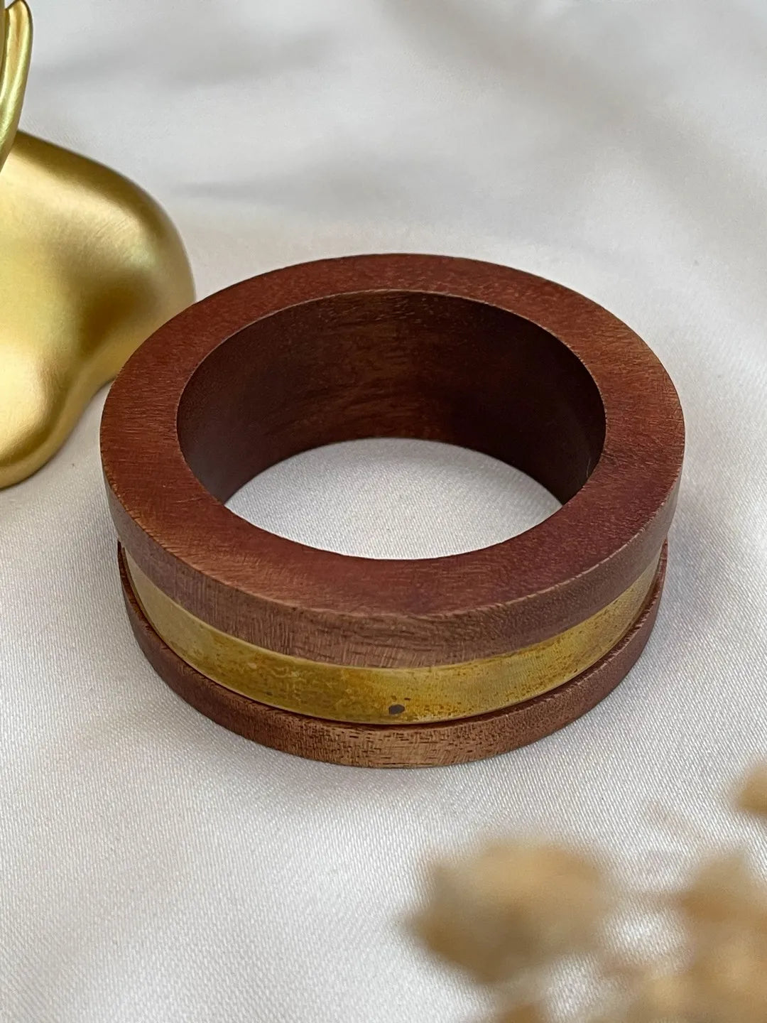 Ishhaara Natural Finish Wooden Bangles