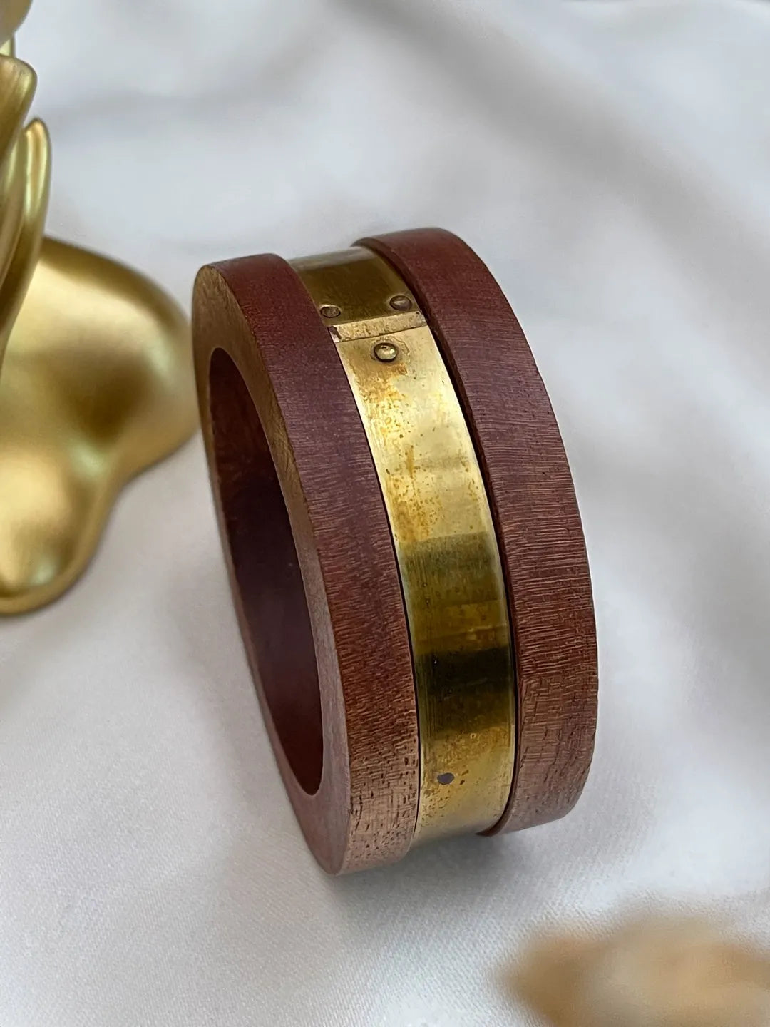Ishhaara Natural Finish Wooden Bangles