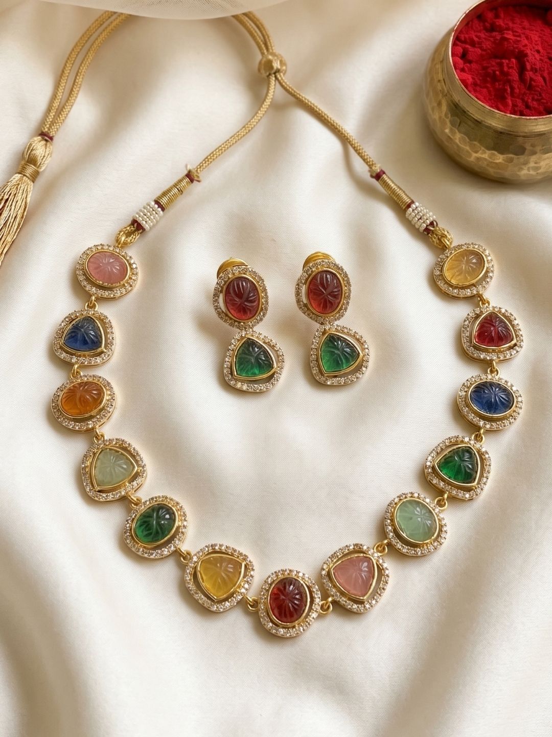 Ishhaara Navarathna Kemp Necklace