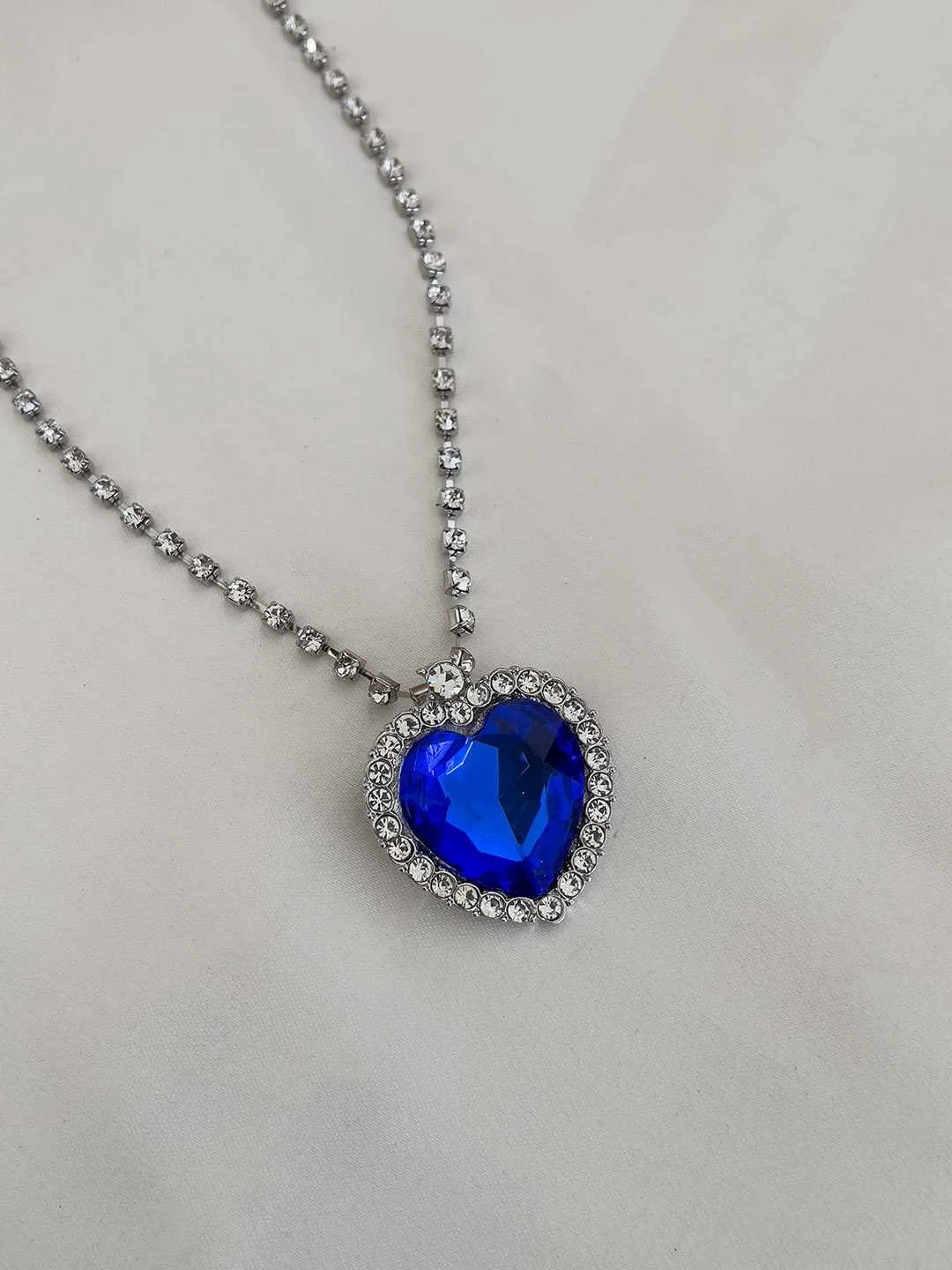 Ishhaara Neoglory Blue Crystal Heart Pendant Necklace
