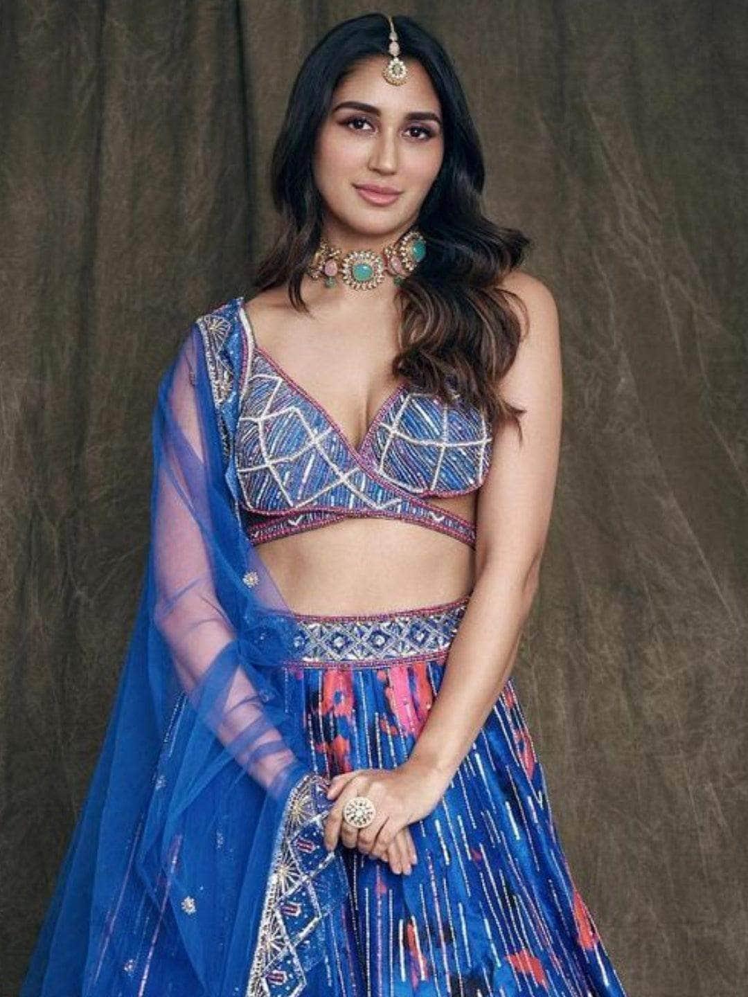 Ishhaara Nikita Dutta In The Round Kundan Ring