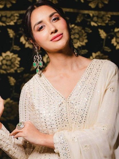Ishhaara Nikita Dutta In Victorian Emerald Diamond Earring
