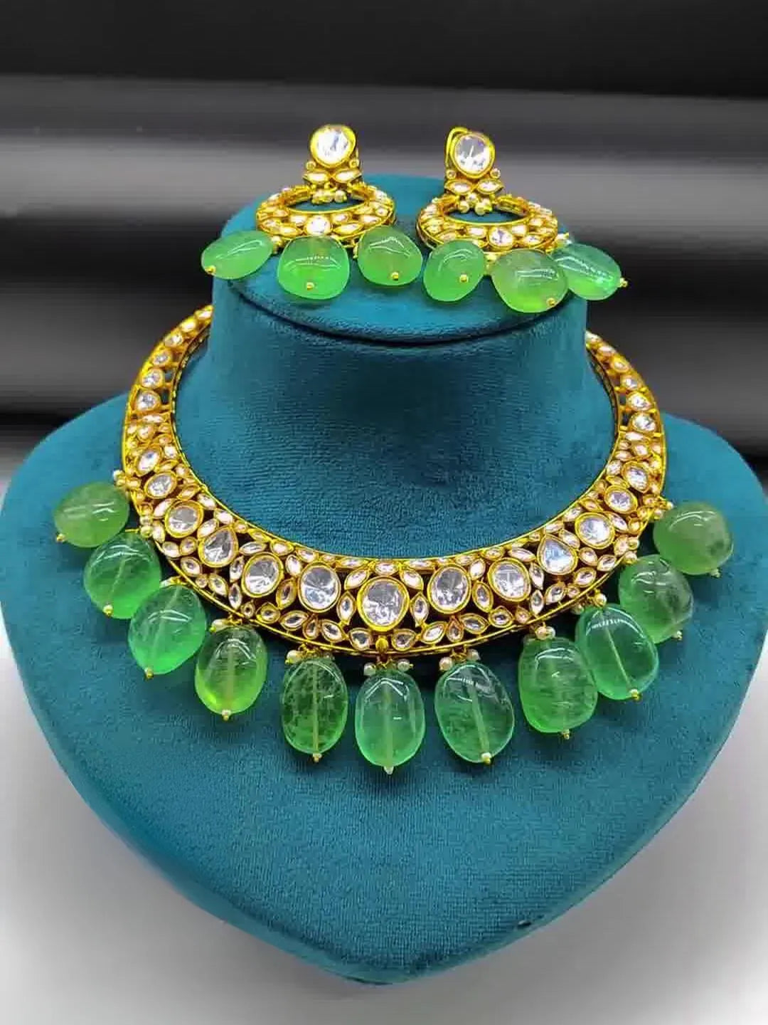 Ishhaara Nita Ambani Inspired Emerald Green Hasli