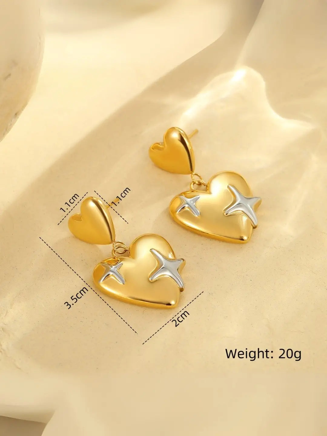 Ishhaara Nova Heart Studs