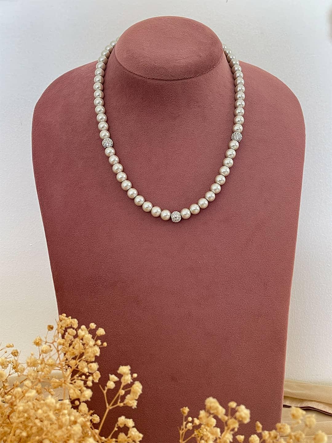 Ishhaara Off White Shell Pearls With 3 Diamond Balls