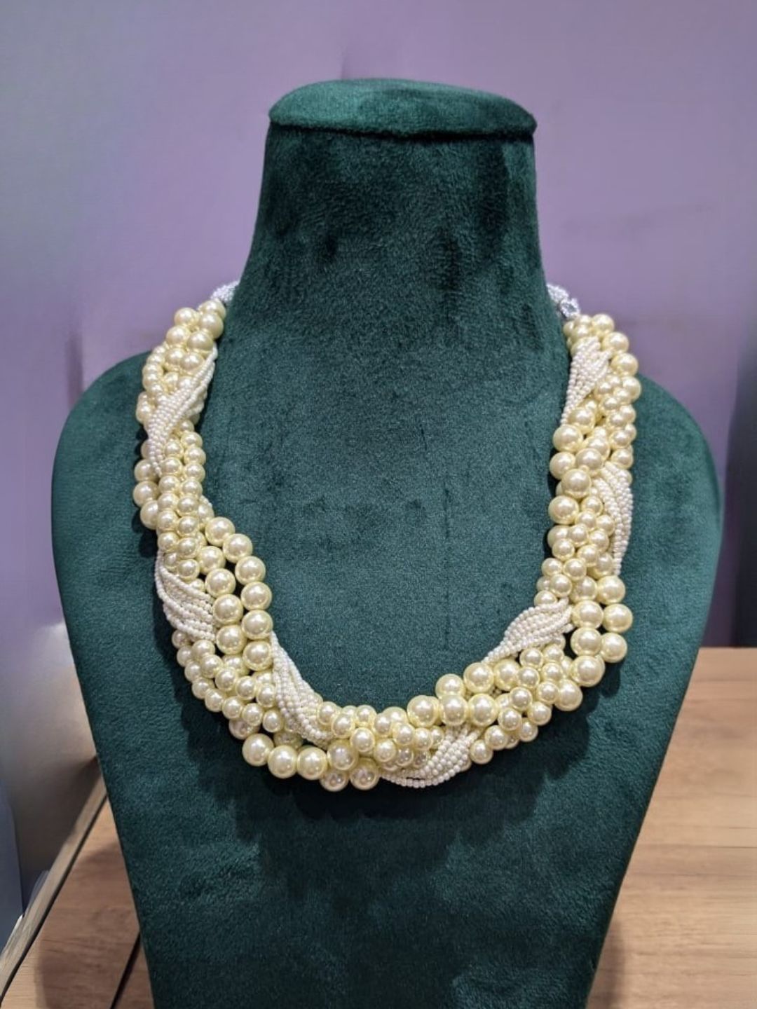 Ishhaara Off White Vintage Pearl Necklace