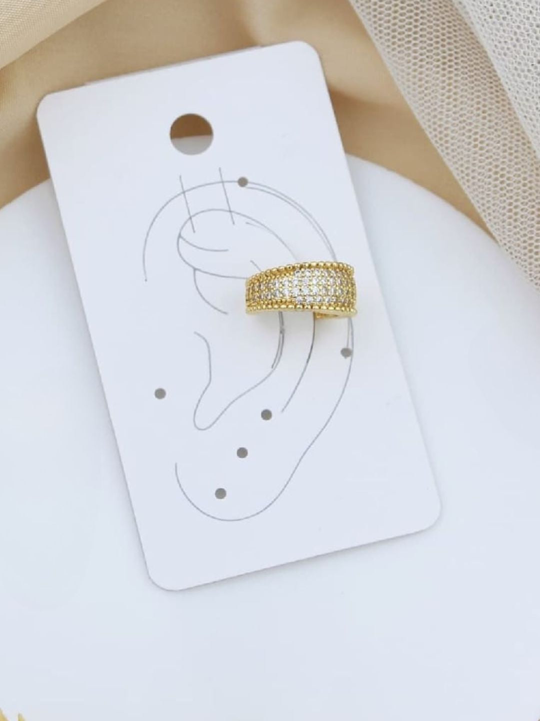 Ishhaara One Sided Band Earcuff