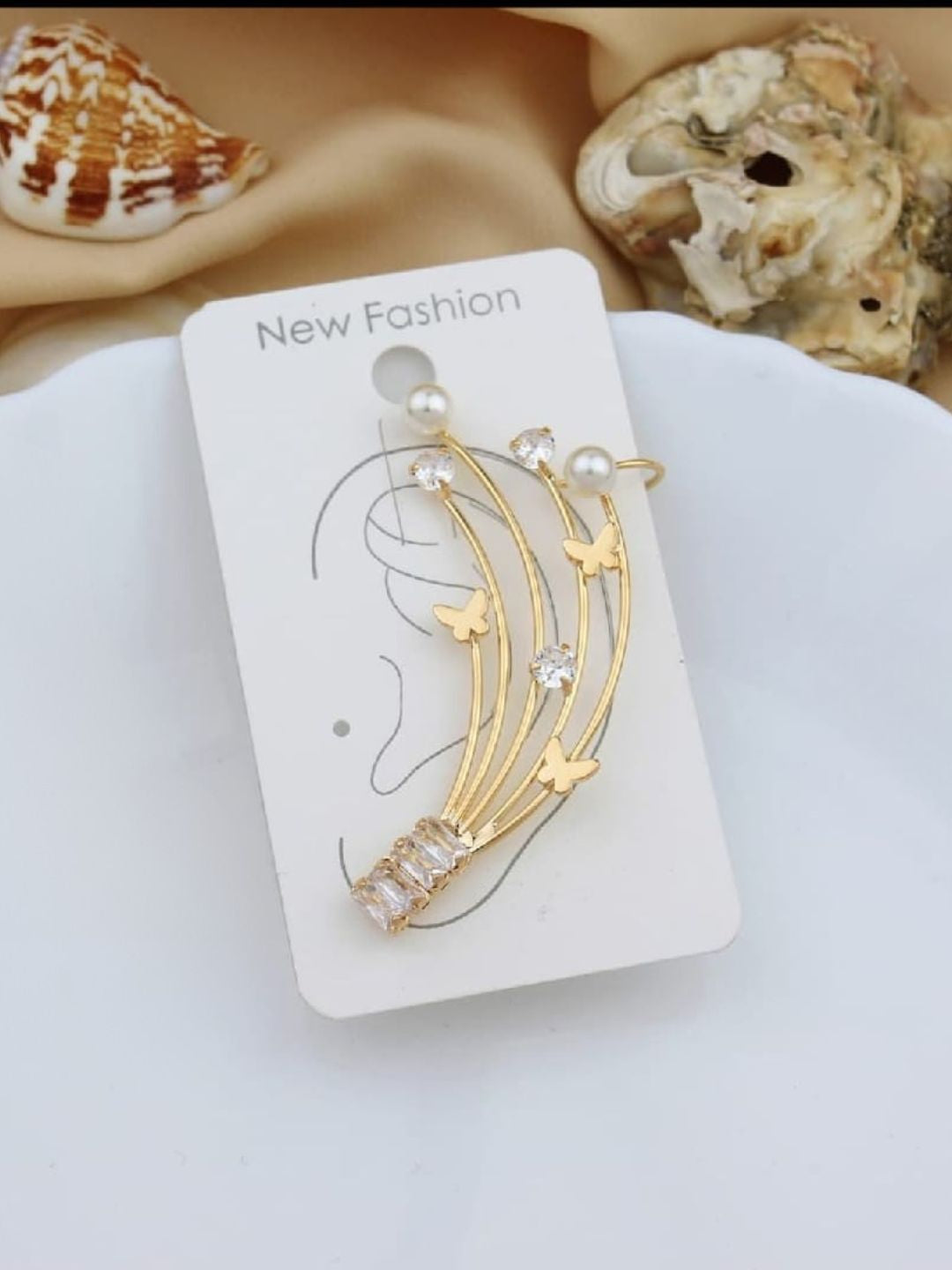 Ishhaara One Sided Butterfly Classy Earcuff