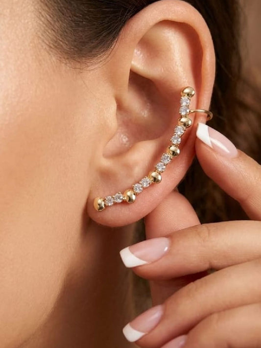 Ishhaara One Sided Dazzling Diamond Earcuff