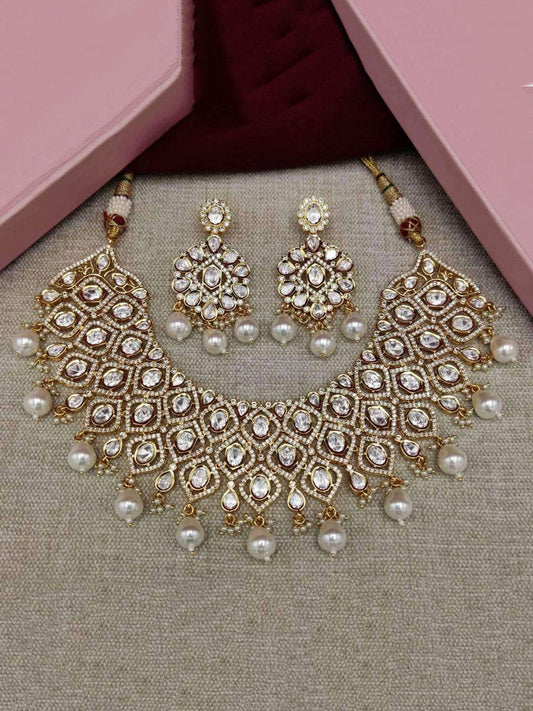 Ishhaara Opulent Pearl Necklace