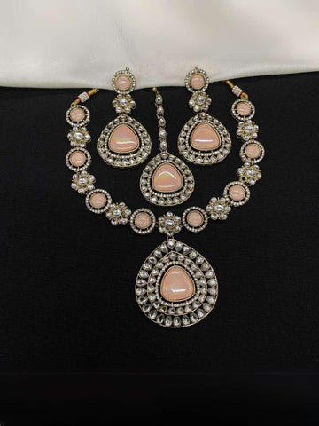 Ishhaara Orange Kundan Design Stone-Studded Necklace