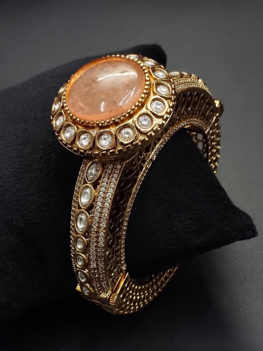 Ishhaara White Moissonite Polki And Doublet Stone Kada