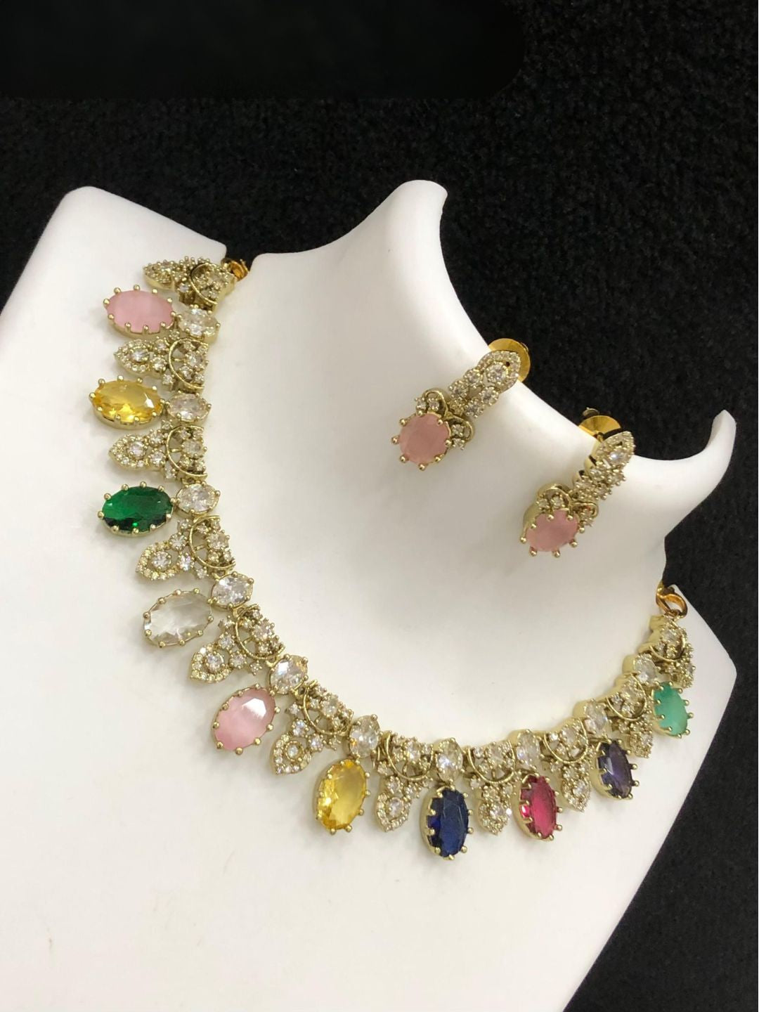 Ishhaara Oval Drop Jadau Necklace Set