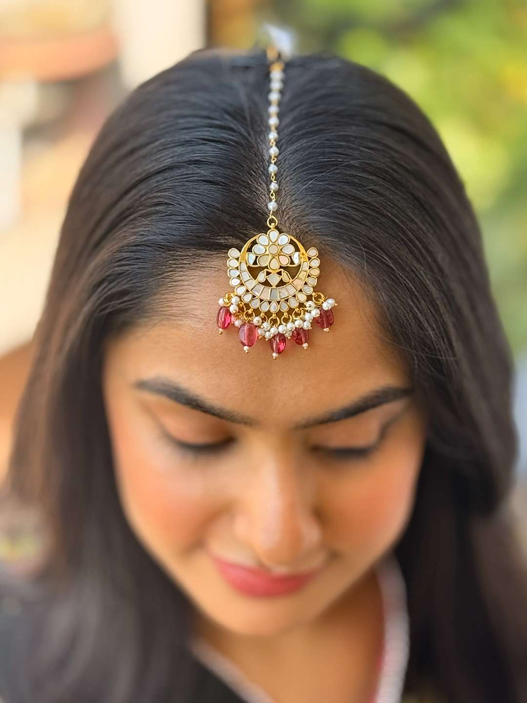 Ishhaara Pachi Kundan And Red Beads Studded Maang Tikka