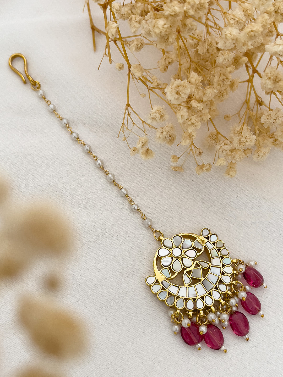 Ishhaara Pachi Kundan And Red Beads Studded Maang Tikka