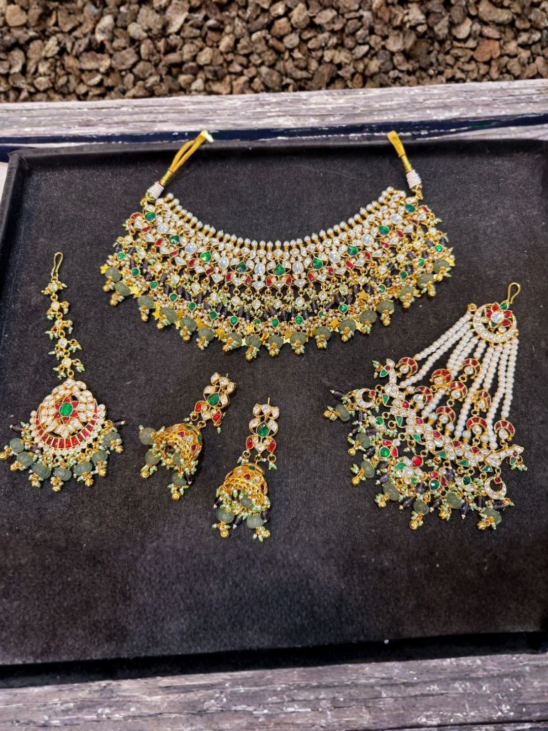 Ishhaara Pachi Kundan Studded Full Bridal Set