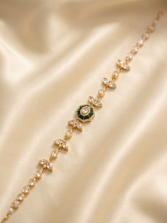 Ishhaara Pachi Kundan Sun Dainty Mathapatti