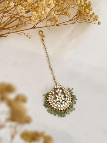 Ishhaara Pachi Kundan Tikka In Green Pearl