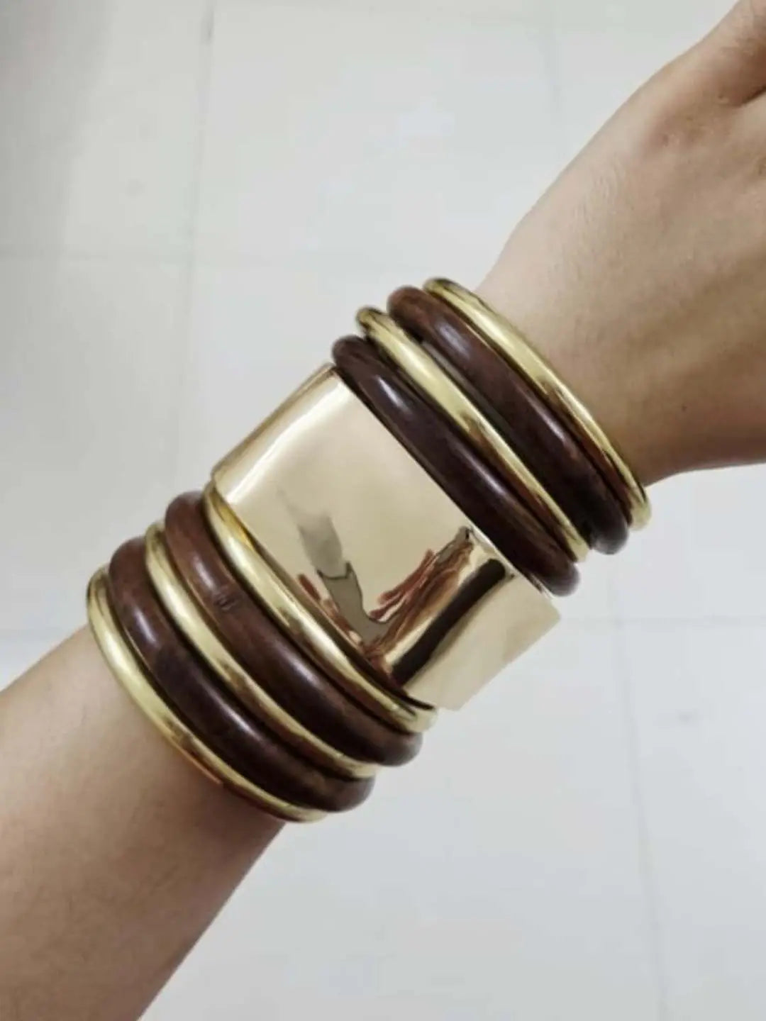 Ishhaara Pack Of Rigid Wooden Bracelets